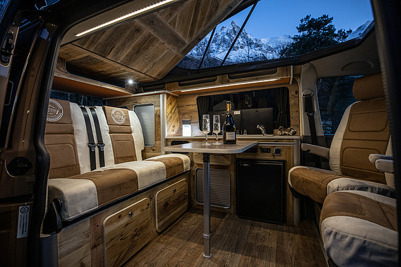 20201126_Gold van-7582